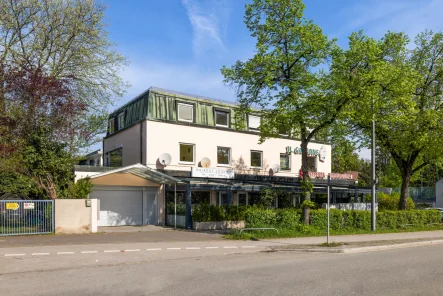 Hausansicht - Wohnung mieten in München - Helle 3-ZKB-Wohnung mit EBK in München-Bogenhausen