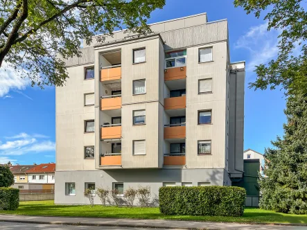 Außenansicht - Wohnung kaufen in Kaufering - Helle vermietete 1-Zimmer-Wohnung mit Balkon in Kaufering