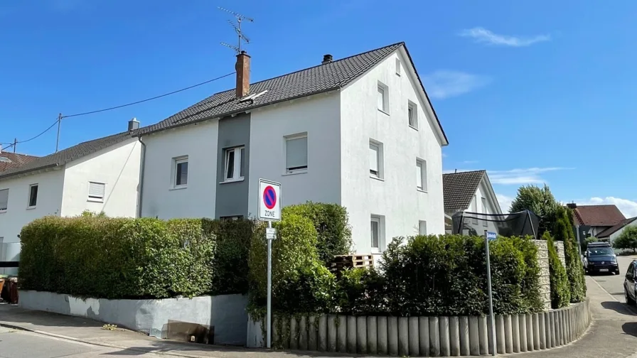 Frontansicht - Haus kaufen in Bönnigheim / Bönnigheim (LB) - Dreifamilienjuwel auf 3 Etagen - lohnt sich auch als Kapitalanlage!