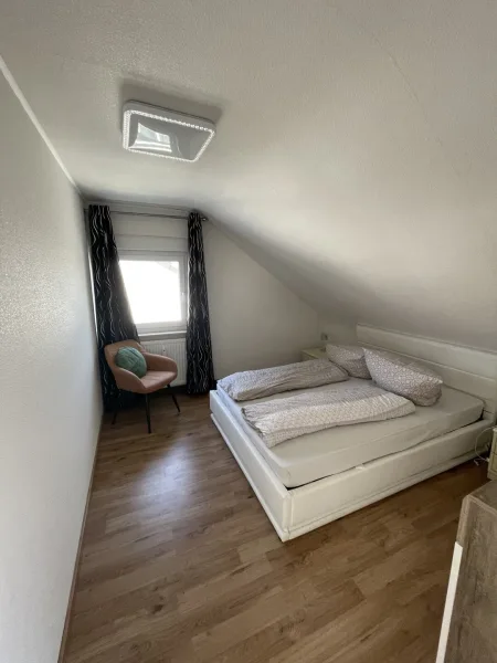 Schlafzimmer DG