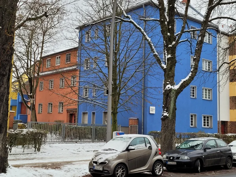 Hausansicht - Wohnung kaufen in Berlin - Kapitalanlage - Vermietete Wohnung in Tempelhofer Top-Lage