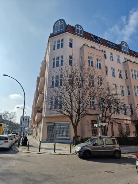 Fassade - Büro/Praxis mieten in Berlin - Vielseitige Gewerbefläche mit großen Schaufenstern und vielen Räumen!