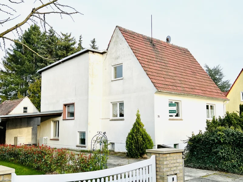 Haus - Haus kaufen in Leipzig - Idyllisches Einfamilienhaus: Ruhig gelegen, schönes grünes Grundstück!