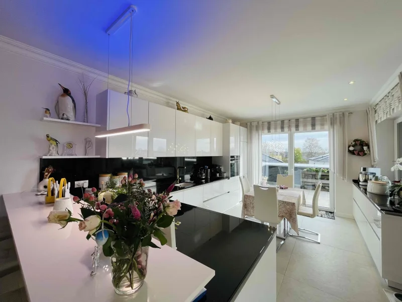 Einbauküche mit Essbereich - Zinshaus/Renditeobjekt kaufen in Schneverdingen - Kapitalanlage auf höchstem Niveau - Luxus Wohnung in Endetage mit Dachterrasse