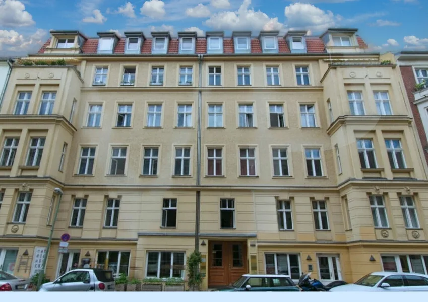 Hausansicht - Zinshaus/Renditeobjekt kaufen in Berlin - Exklusive Dachgeschosswohnung: 4 Zimmer, 3 Bäder, nah Friedrichstraße als Kapitalanlage