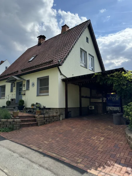 Ansicht 1 - Haus kaufen in Schieder-Schwalenberg - Sehr gepflegtes Haus mit wunderschönem Garten!