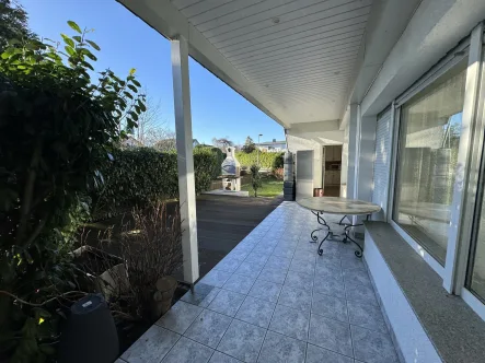 Terrasse Südseite - Wohnung kaufen in Odenthal - Bezugsfrei - Erdgeschosswohnung mit Garten und Garage in ruhiger Lage