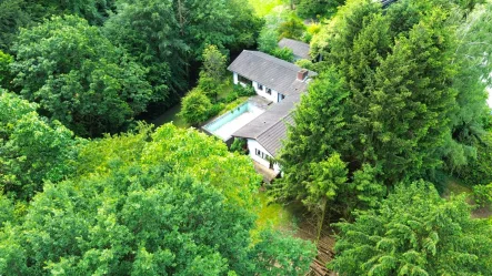Nordansicht - Haus kaufen in Odenthal - Einfamilienhaus in traumhafter Waldrandlage - Freistehend und idyllisch gelegen