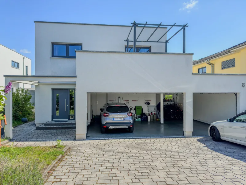 Garage Außenansicht_2