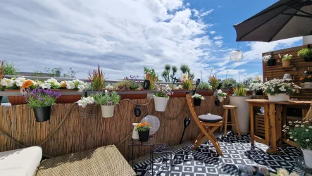 Balkon - Wohnung kaufen in Berlin - Penthouse-Wohnung mit großzügigem Sonnenbalkon und Tiefgaragenplatz