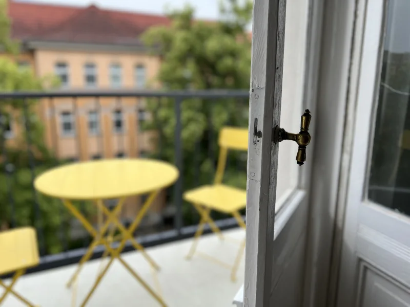 Balkon Detail  - Wohnung mieten in Berlin - Allinclusive Rent (Wifi, Furniture, Water, Electricity, Limited Contract))