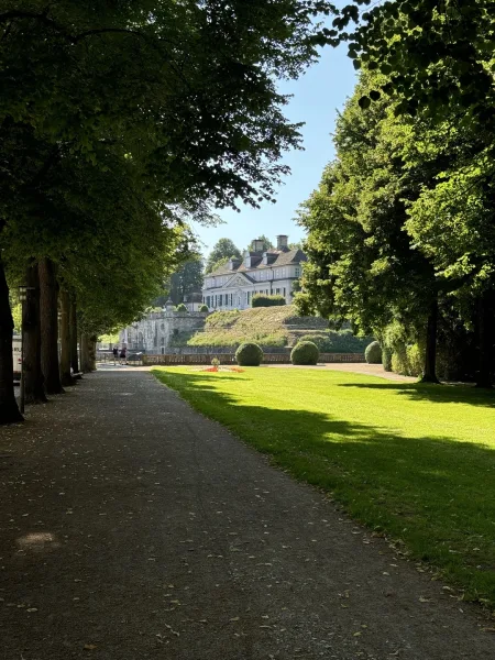 Schloß 3 - Haus kaufen in Bad Pyrmont - Stilvoll wohnen, oder lukratives Gewerbe! Mit Blick zum Schloss Bad Pyrmont!