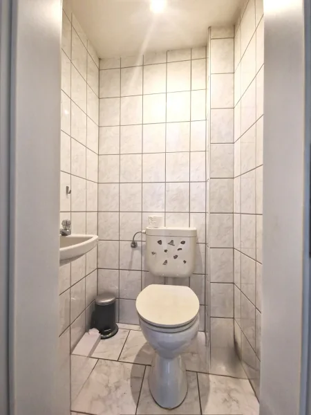 Backsteinhaus-EG-Gäste WC