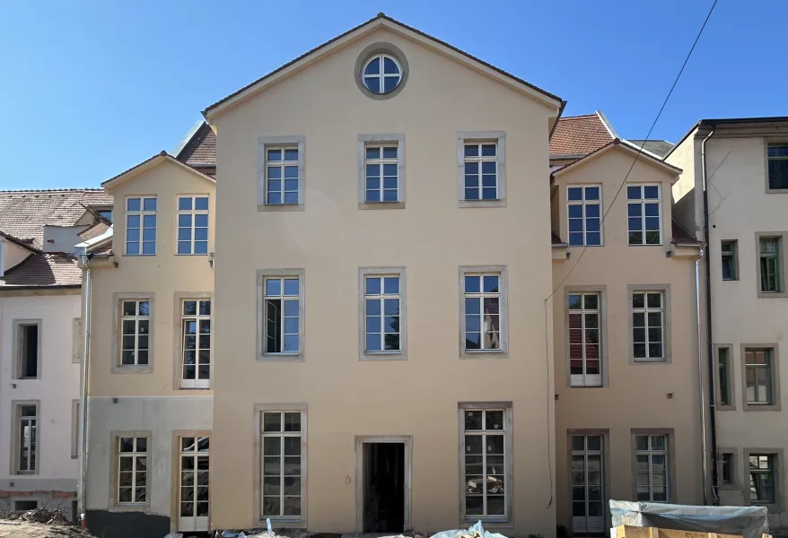 Rückansicht  - Wohnung mieten in Merseburg - Traumhafte 3-Zimmer Maisonette Wohnung mit Dachterrasse sowie Blick auf den Dom