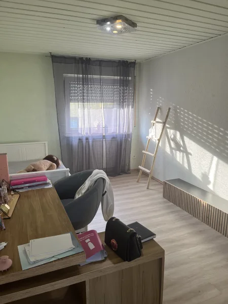 Schlafzimmer 4