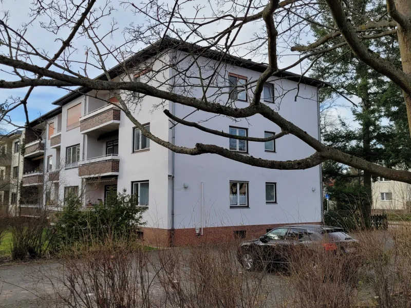 Hausansicht - Wohnung kaufen in Berlin - Neubau Zwei Zimmer Wohnung inkl. PKW-Stellplatz