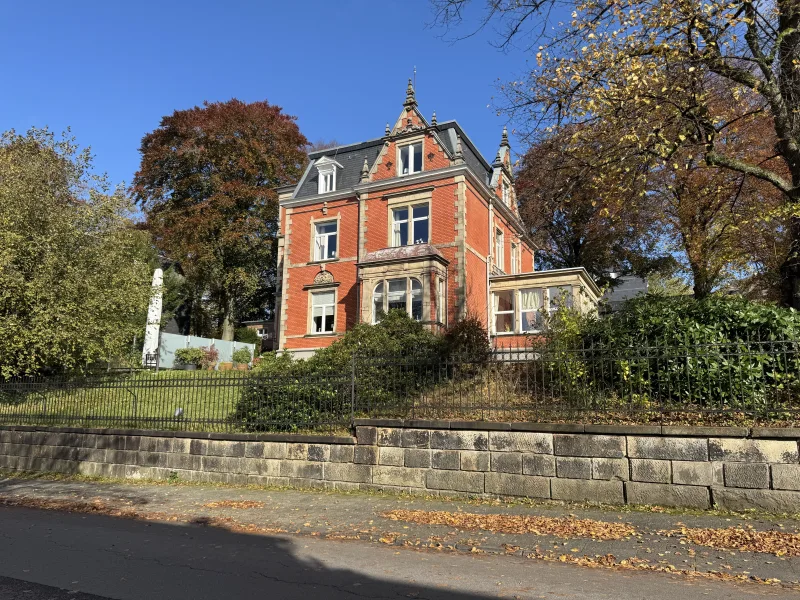 Straßenansicht - Gastgewerbe/Hotel kaufen in Remscheid - Denkmalgeschützte Gründerzeitvilla genutzt als Restaurant und Wohnung - Inhabergeführt