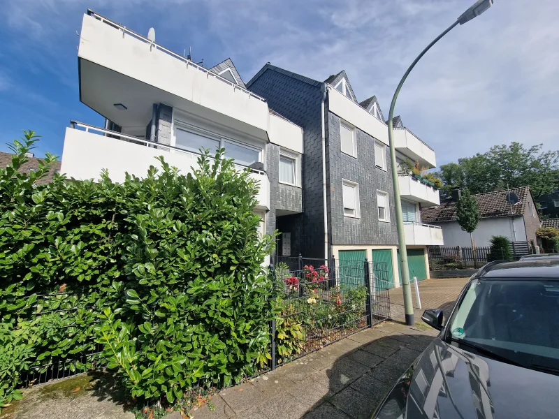 13998b1e-6f9f-48c4-88aa-70fd4442b62e - Wohnung kaufen in Duisburg - "Perfekt für Paare: Stilvolle Maisonette-Wohnung mit Galerie und 124 m² in Duisburg!"