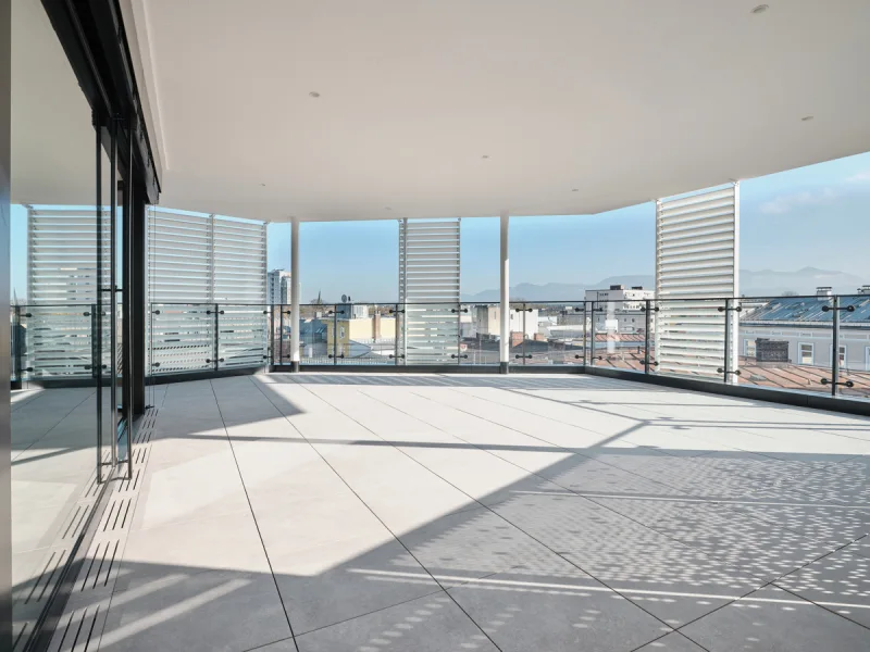 Terrasse mit Bergblick