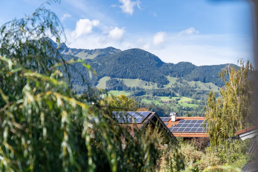 Balkon mit Bergpanorama