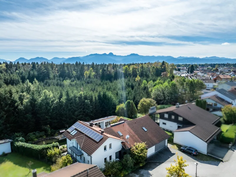 Herrliches Bergpanorama - Haus kaufen in Kolbermoor - Repräsentatives Familienzuhause mit Naturpool:Großzügig und lichtdurchflutet in ruhiger Wohnlage