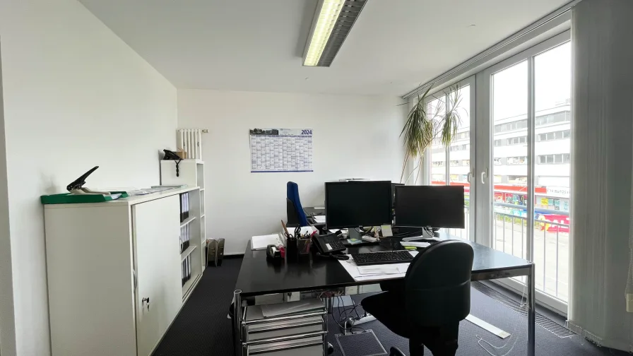 Büro 6