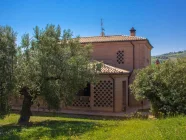 Villa mit atemberaubenden Meerblick und 8ha Land in Roseto - Abruzzen