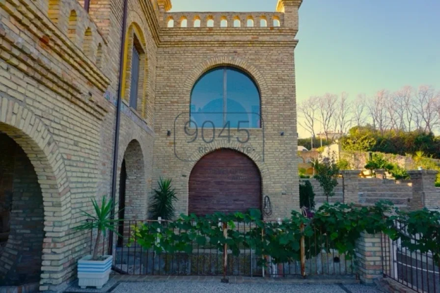 Einzigartige Villa mit Meerblick und fussläufig zum Strand in Tortoreto Lido - Abruzzen