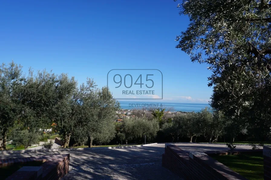 Exclusive Villa mit Schwimmbad und Meerblick in Giulianova - Abruzzen