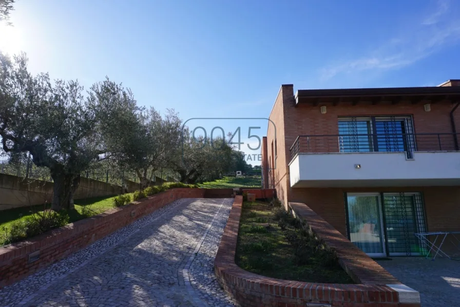 Exclusive Villa mit Schwimmbad und Meerblick in Giulianova - Abruzzen