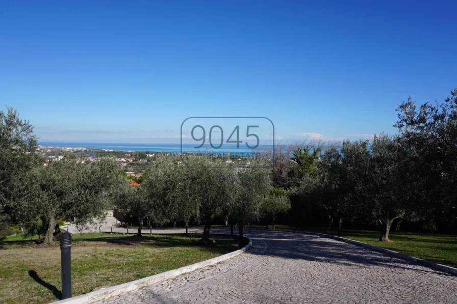 Exclusive Villa mit Schwimmbad und Meerblick in Giulianova - Abruzzen