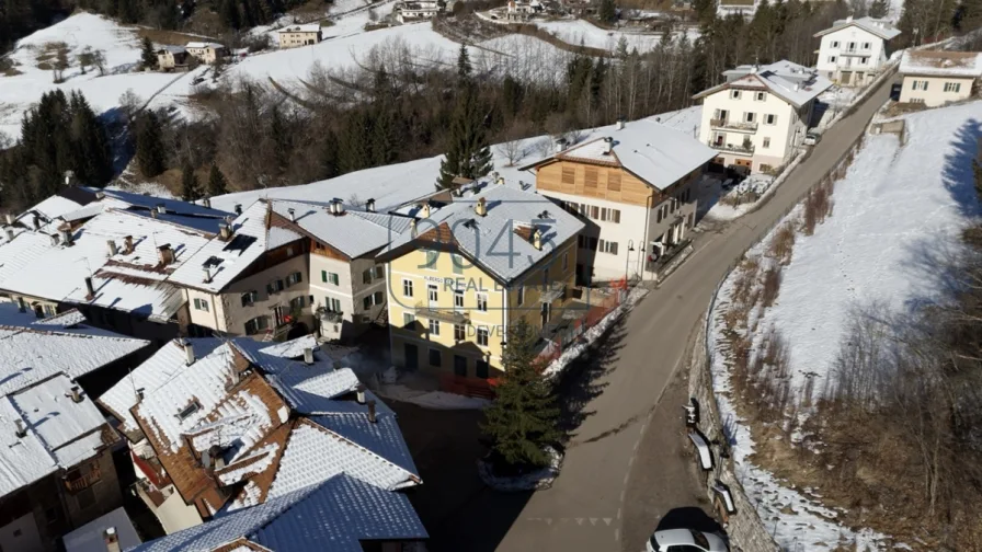 Historisches Gebäude am Mendelpass in Ruffré - Trentino / Südtirol