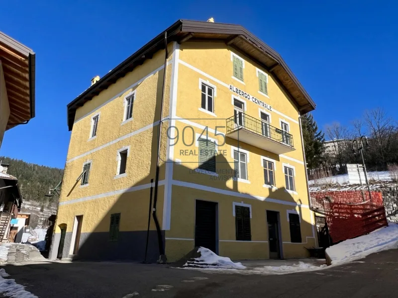 Historisches Gebäude am Mendelpass in Ruffré - Trentino / Südtirol