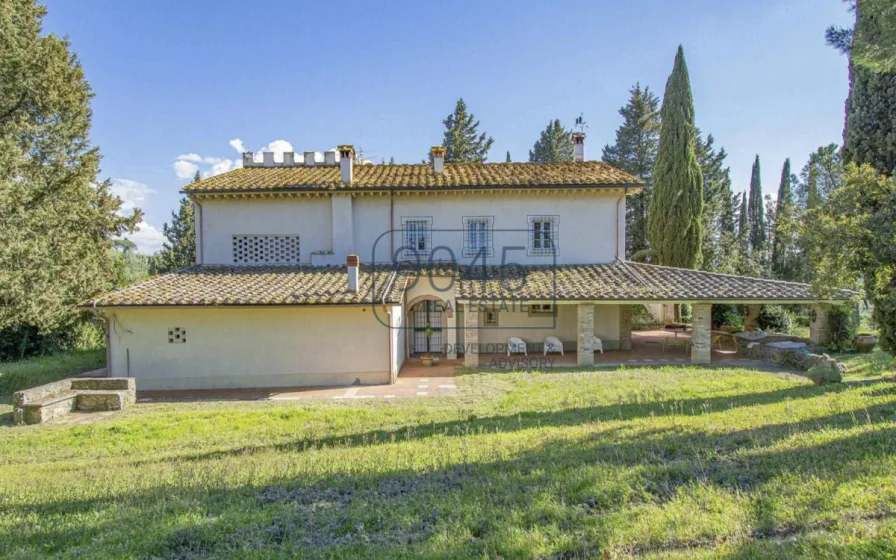 Landvilla mit Schwimmbad und Tennisplatz in Colline di San Miniato - Toskana