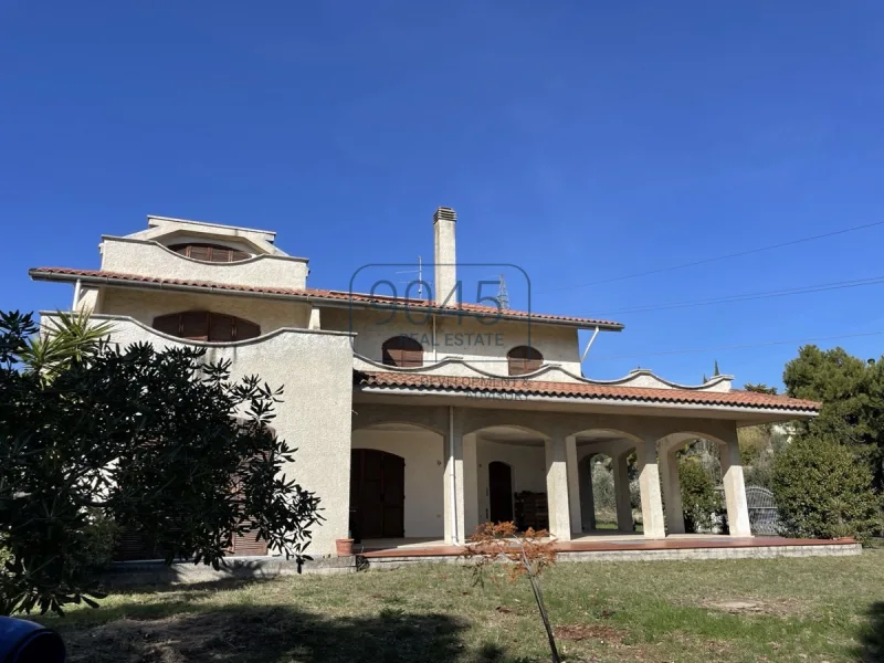 Villa mit Olivenhain und schönem Meerblick in Monteprandone - Marken