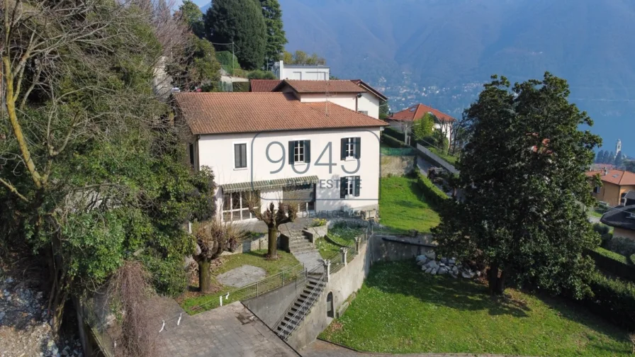 Villa mit atemberaubender Aussicht in Cernobbio - Comersee