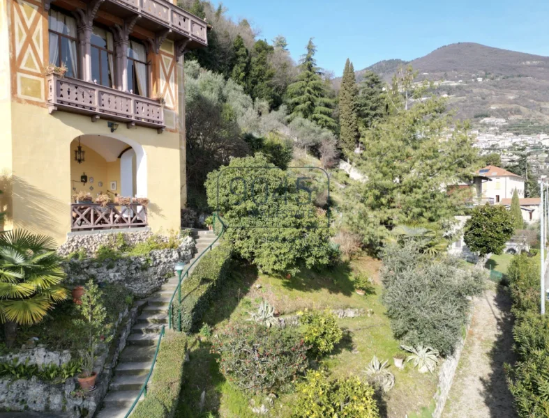 Faszinierende Jugenstil-Villa aus dem 19. Jh. mit Seeblick in Tavernola - Lombardei