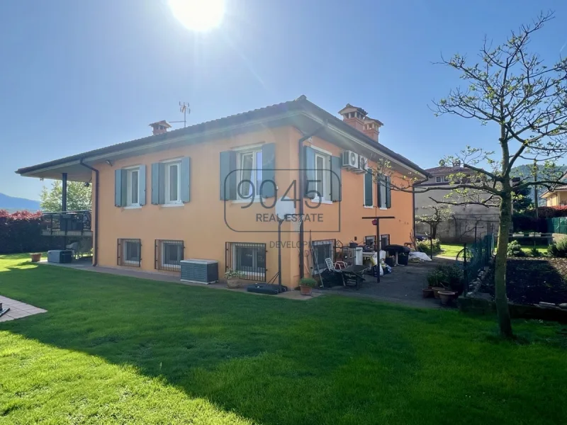 Ferienhaus mit Pool und Baureserve in Costermano del Garda - Gardasee