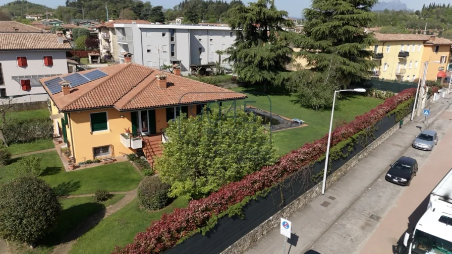 Ferienhaus mit Pool und Baureserve in Costermano del Garda - Gardasee