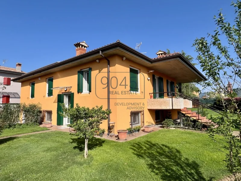 Ferienhaus mit Pool und Baureserve in Costermano del Garda - Gardasee