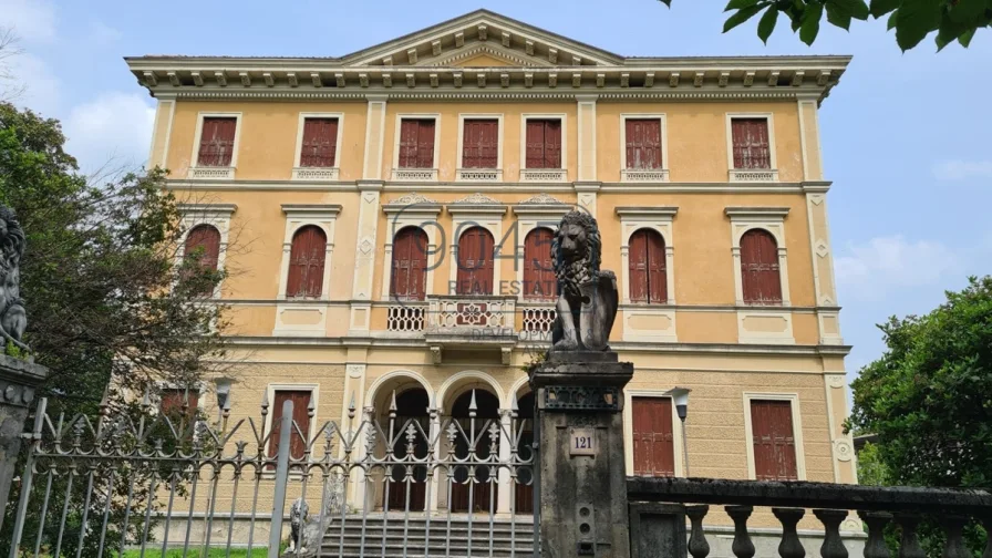 Historische Villa in excellenter Lage im Herzen von Vittorio Veneto - Venetien