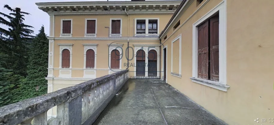 Historische Villa in excellenter Lage im Herzen von Vittorio Veneto - Venetien