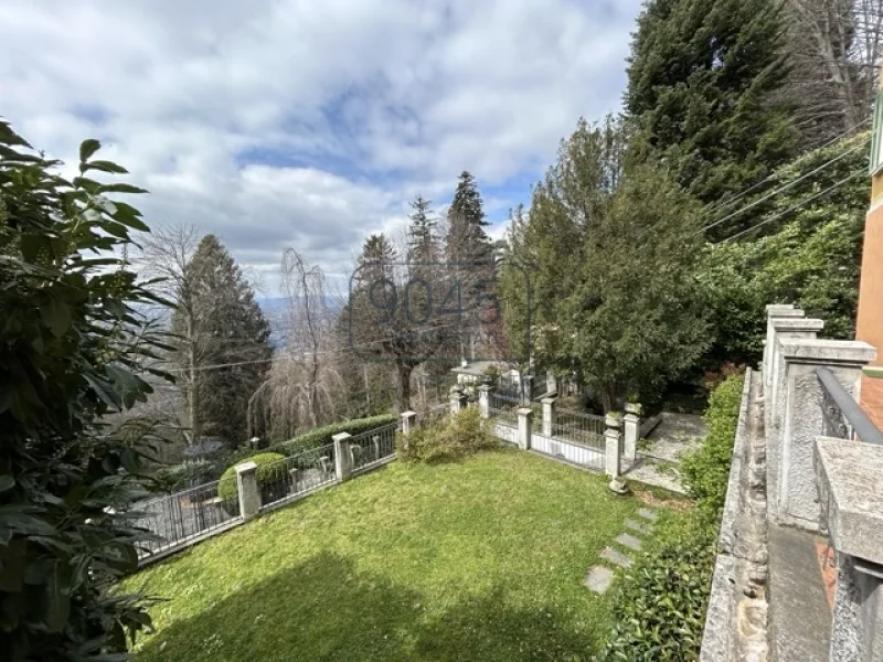 Historisch restaurierte Villa in Brunate am Comer See - Lombardei