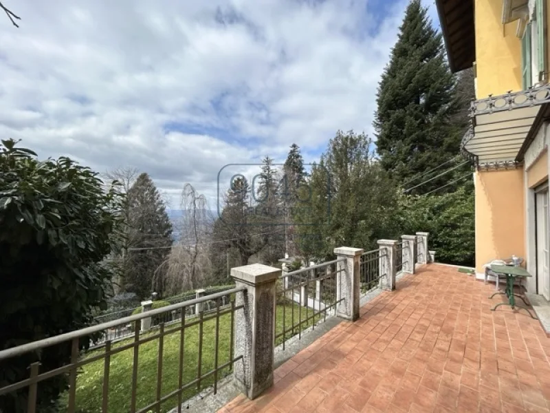 Historisch restaurierte Villa in Brunate am Comer See - Lombardei