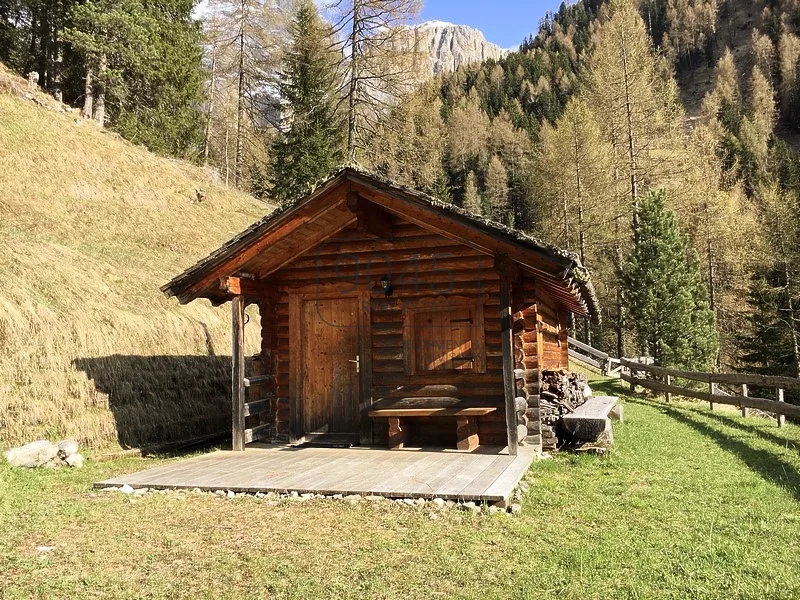 Rarität: kleine Berghütte in sonniger Lage in Wolkenstein / Gröden - Südtirol - Haus kaufen in Wolkenstein/Selva - Rarität: kleine Berghütte in sonniger Lage in Wolkenstein / Gröden - Südtirol