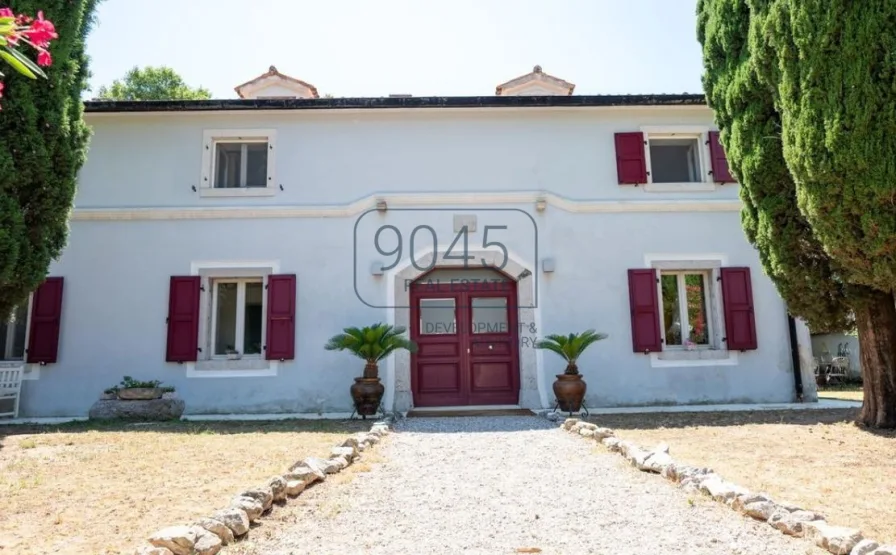 Freistehende historische Villa mit Garten in Duino-Aurisina - Triest