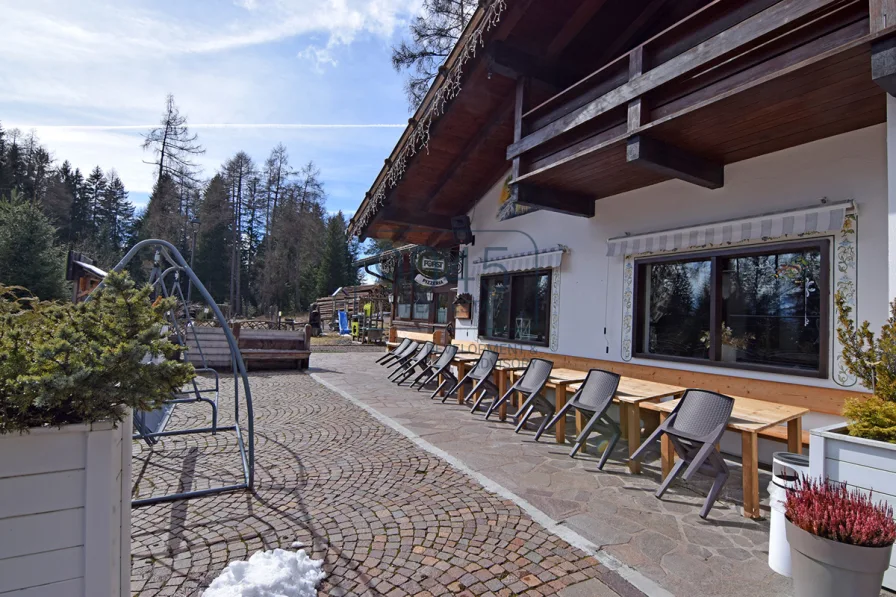 Berghütte mit Restaurant und B&B in den Dolomiten in Ville di Fiemme - Trentino