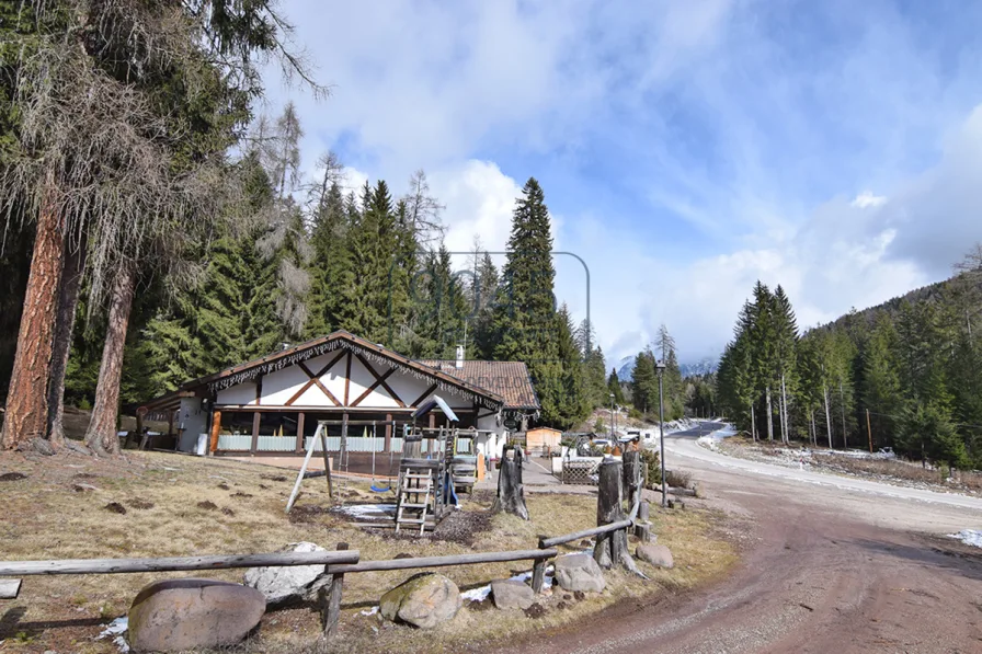 Berghütte mit Restaurant und B&B in den Dolomiten in Ville di Fiemme - Trentino