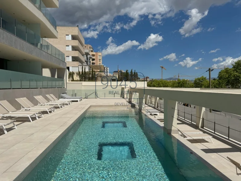 Luxus-Apartment in exclusiver Wohnanlage mit Meer-/Hafenblick auf Palma - Mallorca / Spanien