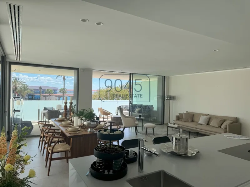 Luxus-Apartment in exclusiver Wohnanlage mit Meer-/Hafenblick auf Palma - Mallorca / Spanien